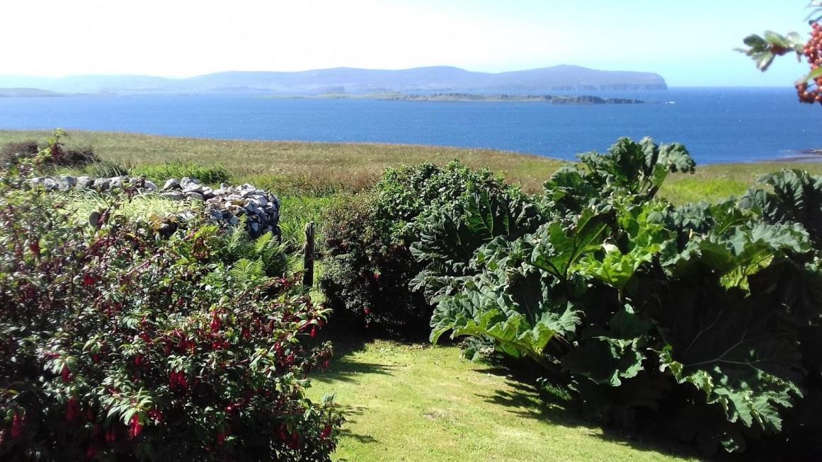 An Cala Beag Self Catering Apartment On The Waternish Peninsula Hallin Exterior photo